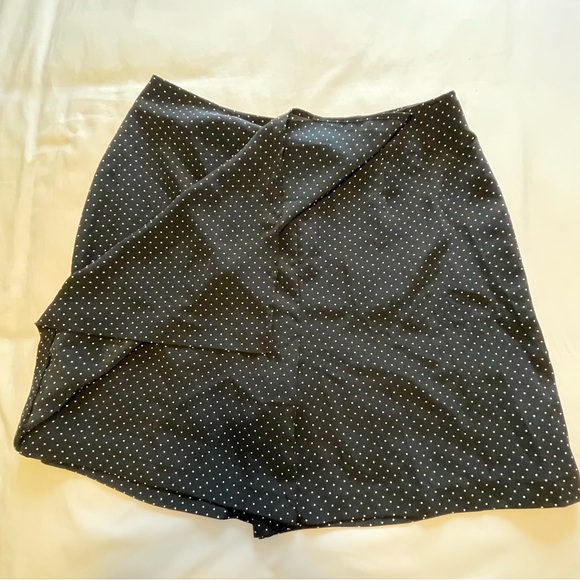 Jessica Poke A Dot Skort - Picture 3 of 7